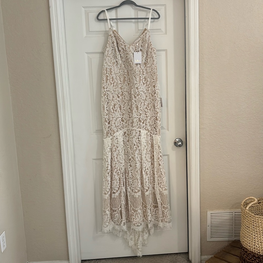 Lulus Wedding Dress Flynn Lace- Never Worn